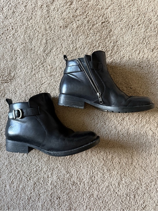 Born Shoes - Born Black Leather Ankle Boots with Side Zip & Buckle Detail - Women size 8